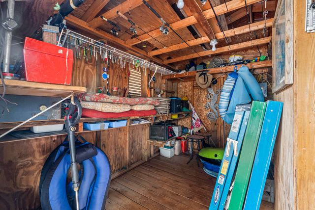 1392 Hermitage CIR, Huddleston, VA 24104