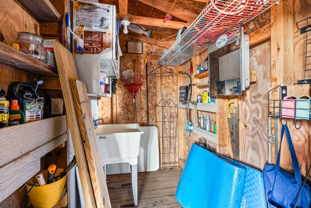 1392 Hermitage CIR, Huddleston, VA 24104