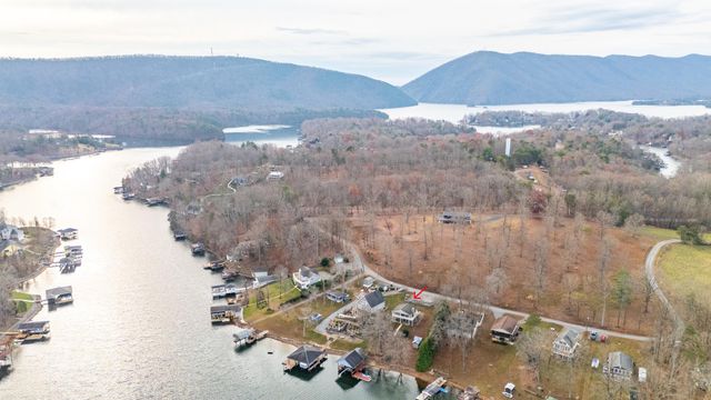 1392 Hermitage CIR, Huddleston, VA 24104