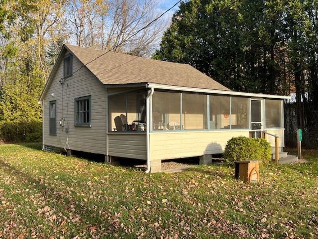 563 4-H Road, Derby, VT 05829