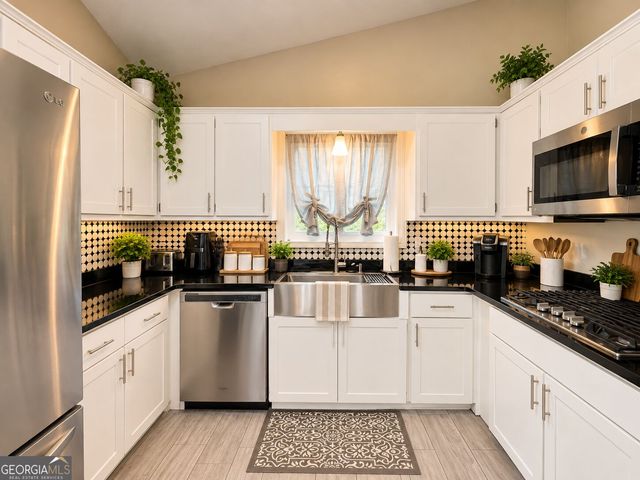 5070 SW Kerry Drive, Atlanta, GA 30331