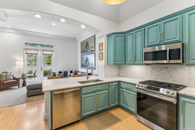 8127 N New Braunfels Ave Apt 701, San Antonio, TX 78209