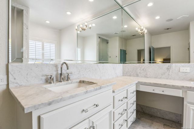 8127 N New Braunfels Ave Apt 701, San Antonio, TX 78209