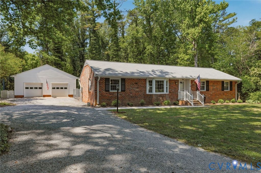 12205 Howards Mill Rd, Rockville, VA 23146