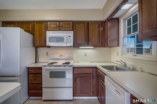 1 Downing Way 1, Madison, CT 06443