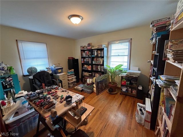 1920 Schiller Avenue, Cuyahoga Falls, OH 44223