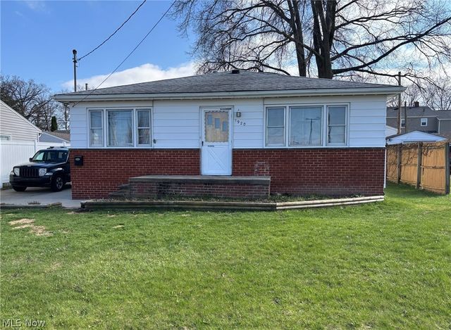 1920 Schiller Avenue, Cuyahoga Falls, OH 44223