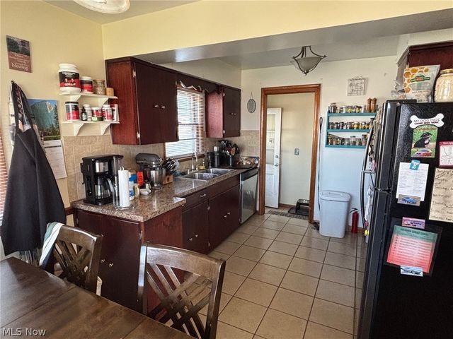 1920 Schiller Avenue, Cuyahoga Falls, OH 44223