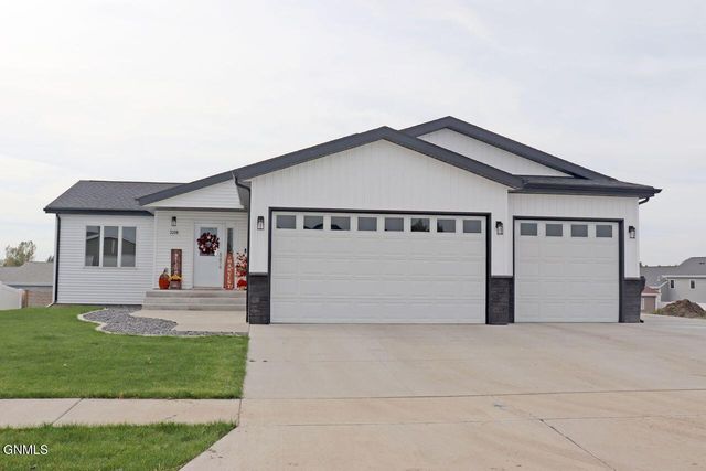 3330 Tyndale Drive, Bismarck, ND 58503 property photo