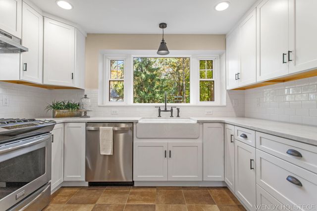 713 N Shore Drive, Park Twp, MI 49424