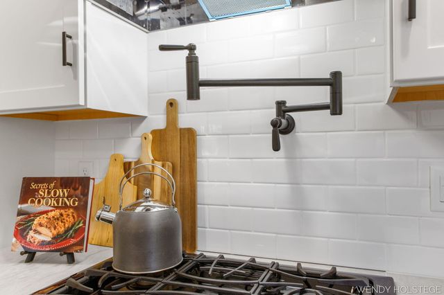 713 N Shore Drive, Park Twp, MI 49424