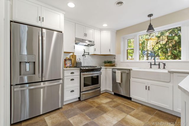 713 N Shore Drive, Park Twp, MI 49424