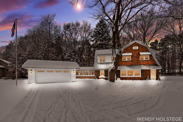 713 N Shore Drive, Park Twp, MI 49424