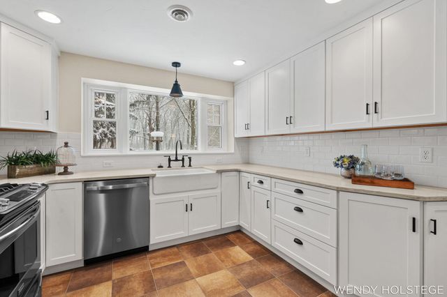 713 N Shore Drive, Park Twp, MI 49424