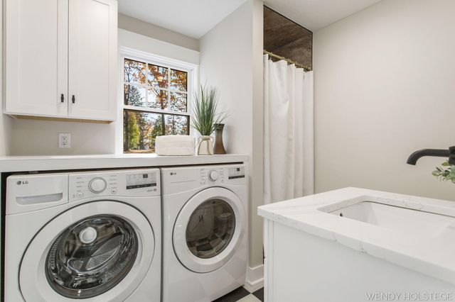 713 N Shore Drive, Park Twp, MI 49424