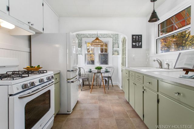 713 N Shore Drive, Park Twp, MI 49424