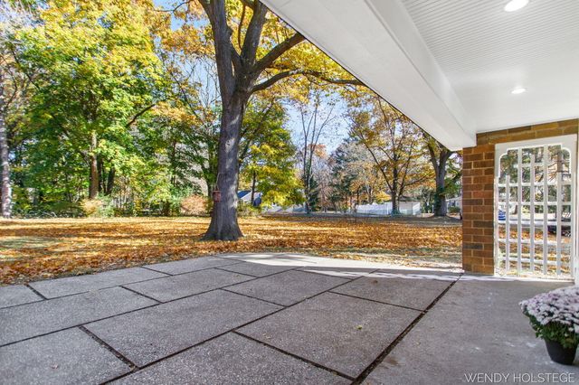 713 N Shore Drive, Park Twp, MI 49424