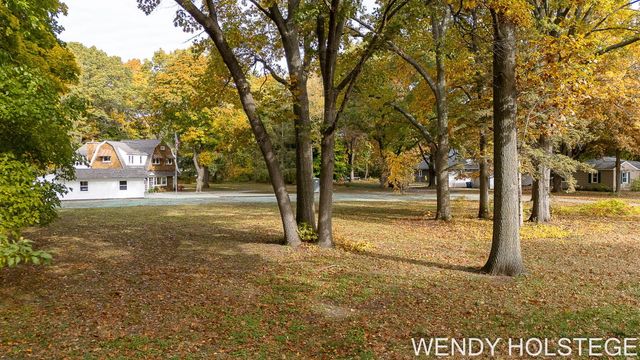 713 N Shore Drive, Park Twp, MI 49424