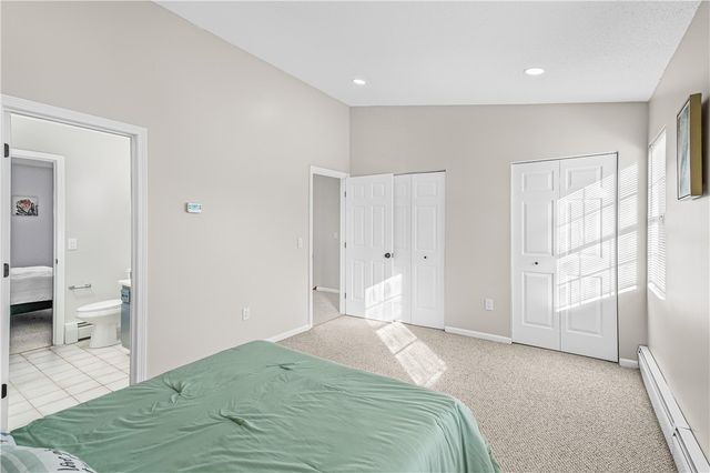 565 Quaker Lane 42, West Warwick, RI 02893