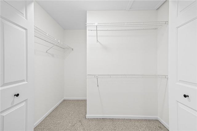 565 Quaker Lane 42, West Warwick, RI 02893