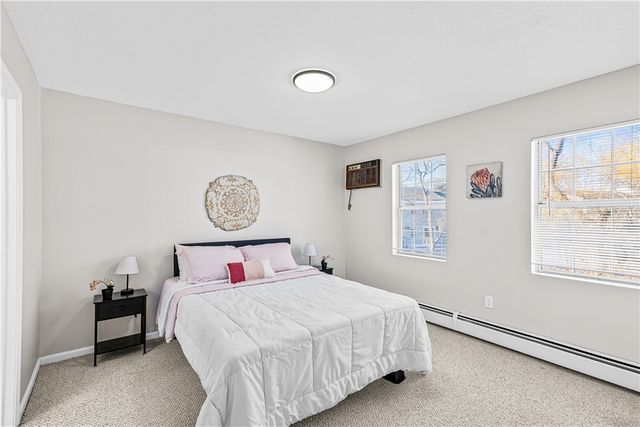 565 Quaker Lane 42, West Warwick, RI 02893