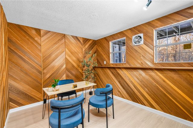 565 Quaker Lane 42, West Warwick, RI 02893