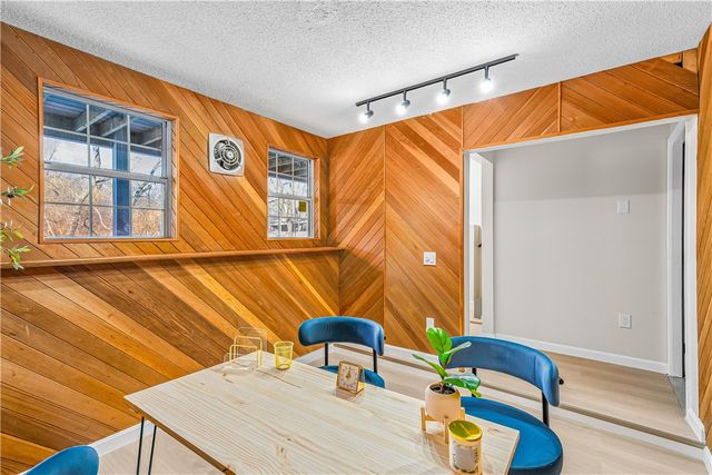 565 Quaker Lane 42, West Warwick, RI 02893