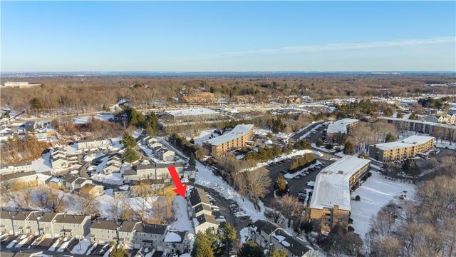 565 Quaker Lane 42, West Warwick, RI 02893