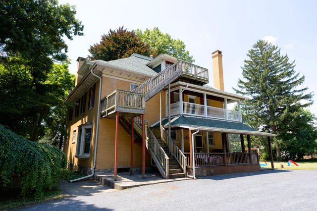 26 N 2ND ST, Highspire, PA 17034