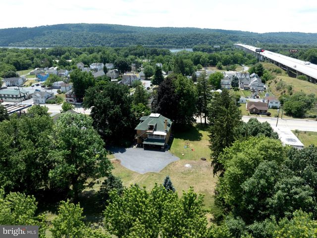 26 N 2ND ST, Highspire, PA 17034