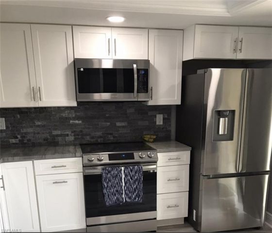 894 Buttonwood DR # 115, Fort Myers Beach, FL 33931