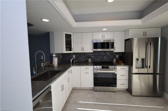 894 Buttonwood DR # 115, Fort Myers Beach, FL 33931