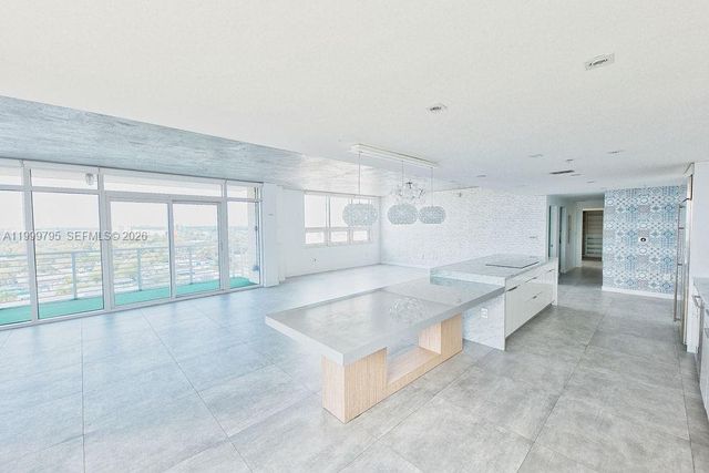 3250 NE 1st Ave PH1115, Miami, FL 33137