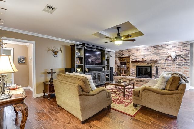 3821 Devonaire Drive, Fort Worth, TX 76008