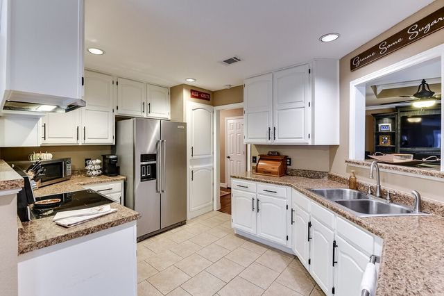 3821 Devonaire Drive, Fort Worth, TX 76008