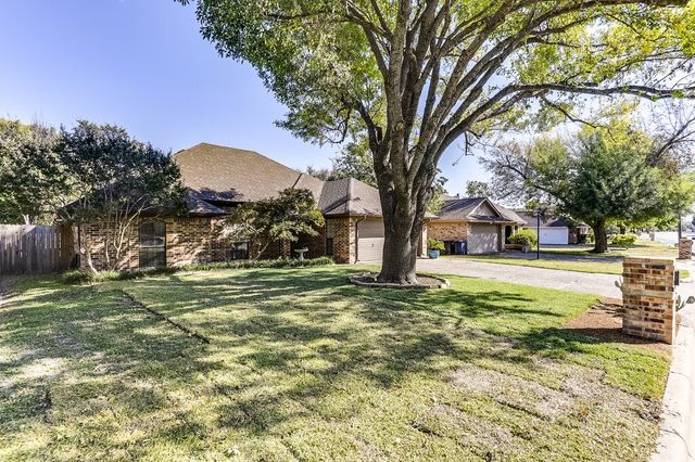 3821 Devonaire Drive, Fort Worth, TX 76008