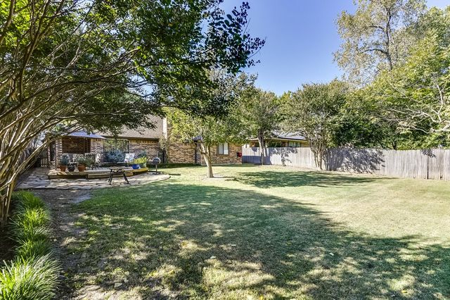 3821 Devonaire Drive, Fort Worth, TX 76008