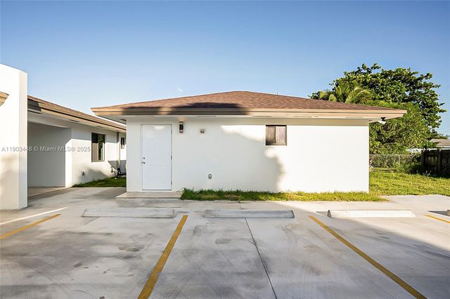 10362 SW 180th St 3, Miami, FL 33157