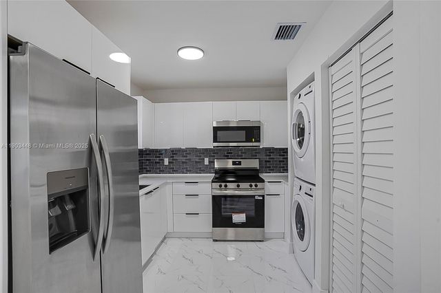 10362 SW 180th St 3, Miami, FL 33157