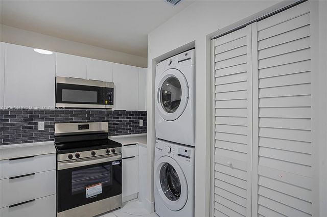 10362 SW 180th St 3, Miami, FL 33157