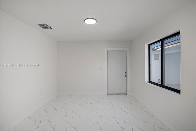 10362 SW 180th St 3, Miami, FL 33157