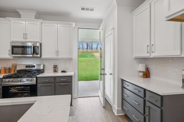 835 Sugarbush Ln, Spring Hill, TN 37174