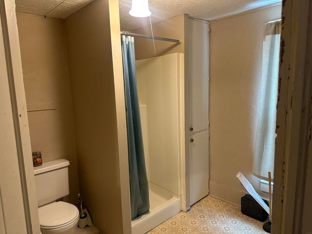 215 1st Ave NE, Oelwein, IA 50662