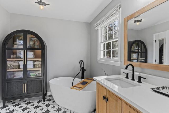 323 West Lane, Woodstock, GA 30188