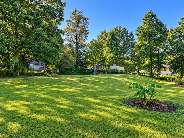 323 West Lane, Woodstock, GA 30188
