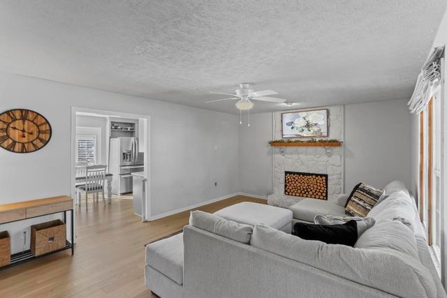 323 West Lane, Woodstock, GA 30188