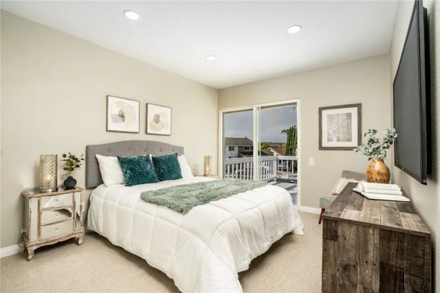 6561 Sabbicas Circle, Huntington Beach, CA 92647