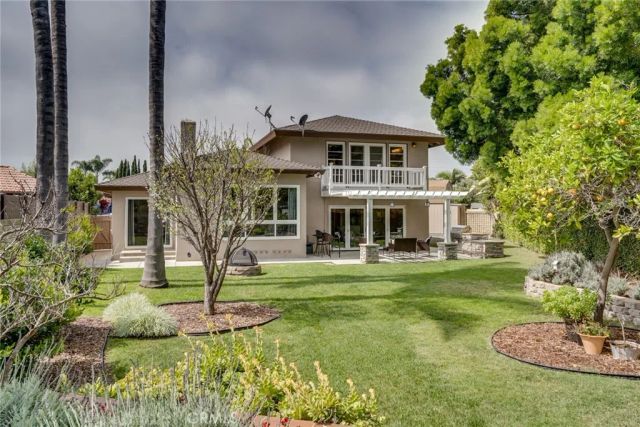 6561 Sabbicas Circle, Huntington Beach, CA 92647