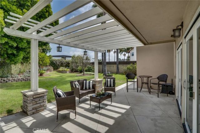 6561 Sabbicas Circle, Huntington Beach, CA 92647