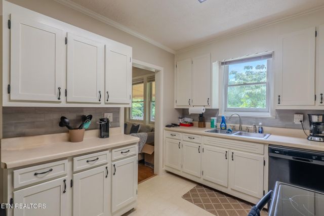 213 Colonial Drive, Knoxville, TN 37920